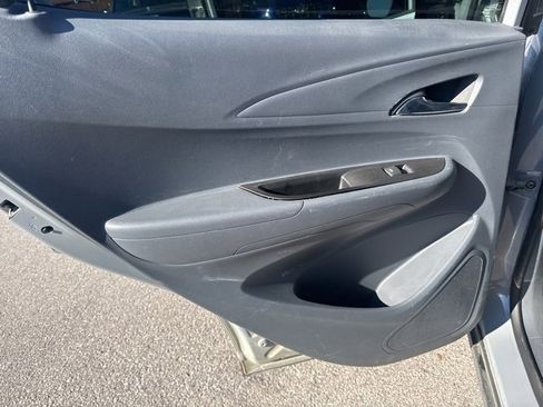 Used 2021 Chevrolet Bolt LT image 10