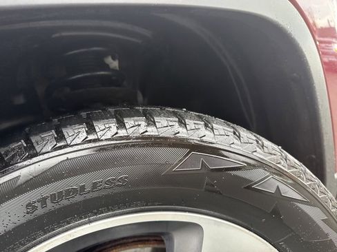 Used 2020 Jeep Cherokee Limited image 13