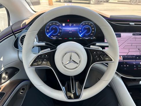Used 2023 Mercedes-Benz EQS 580 4MATIC Sedan image 3