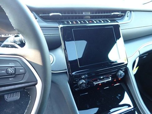 New 2025 Jeep Grand Cherokee Laredo X image 19