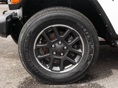 Used 2021 Jeep Gladiator Overland w/ LED Lighting Group image 39