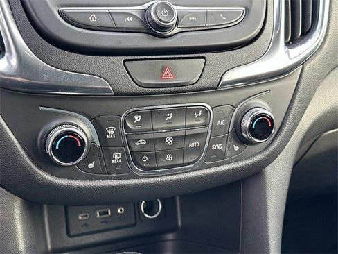 Used 2021 Chevrolet Equinox LT image 26