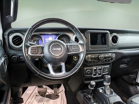 Used 2019 Jeep Wrangler Unlimited Sahara w/ Safety Group image 13