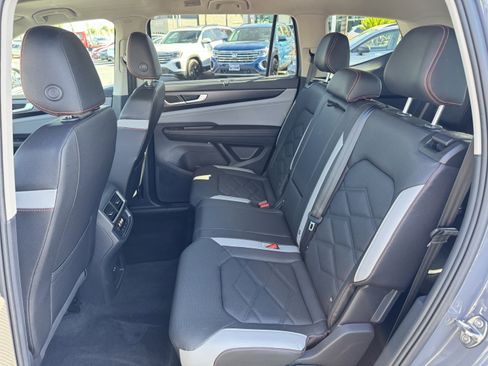 Used 2026 Volkswagen Atlas Peak Edition AWD/4WD image 35