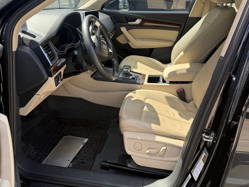 Used 2018 Audi Q5 Premium Plus w/ Premium Plus Package AWD/4WD image 2