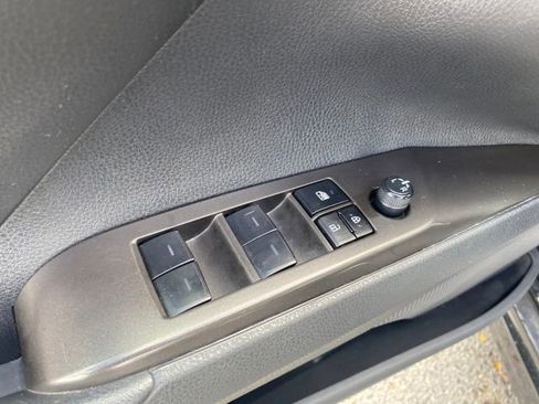 Used 2023 Toyota Camry SE FWD image 15