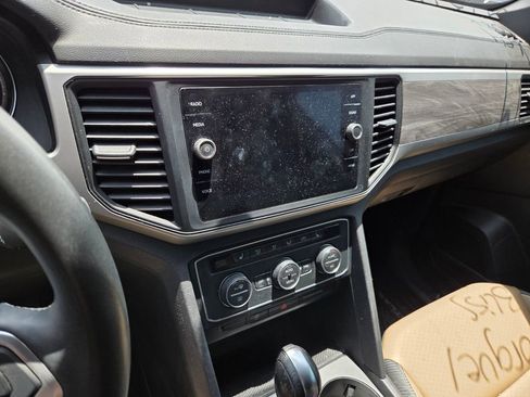 Used 2021 Volkswagen Atlas Cross Sport SE w/ V6 Towing Package FWD image 6