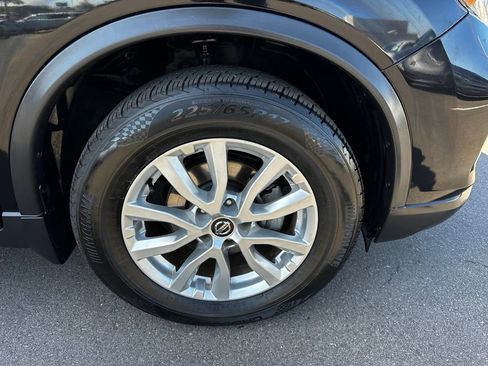 Used 2019 Nissan Rogue SV FWD image 13