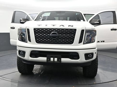 Used 2019 Nissan Titan SL w/ Midnight Edition AWD/4WD image 34