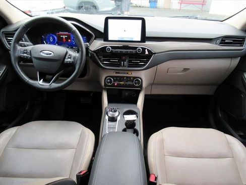 Used 2020 Ford Escape Titanium image 11