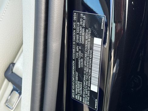 Certified 2025 Volvo XC60 B5 Core w/ Protection Package Premier image 34