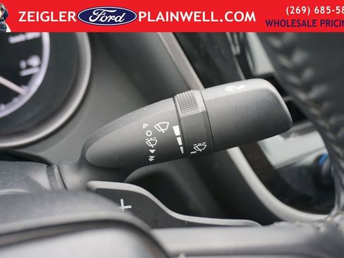 Used 2024 Toyota Camry SE image 25