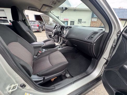 Used 2019 Mitsubishi Outlander Sport SE FWD image 49