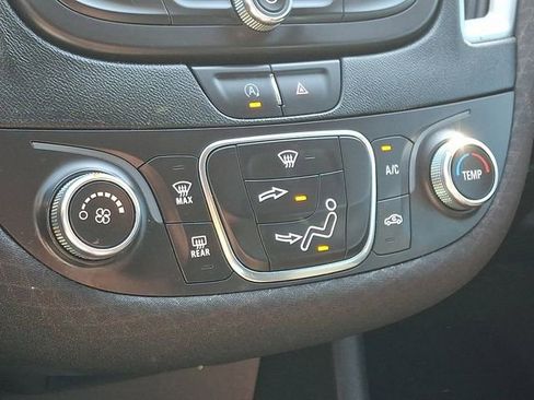 Used 2021 Chevrolet Malibu RS FWD image 17