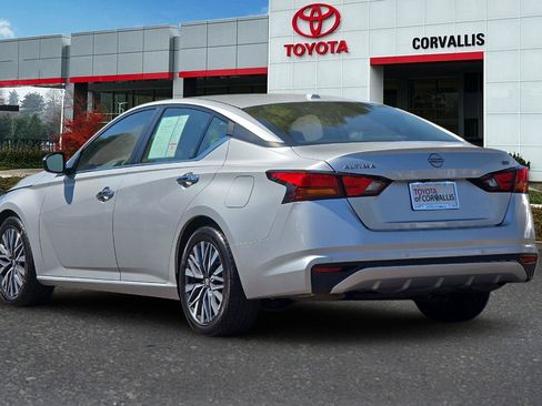 Used 2024 Nissan Altima 2.5 SV FWD image 6