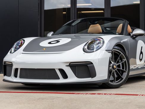 Used 2019 Porsche 911 Speedster RWD image 7