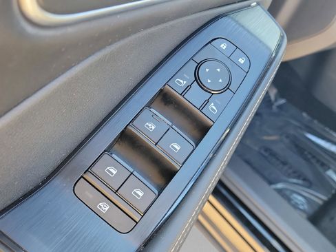 Certified 2021 Nissan Rogue SV w/ Premium Package image 17