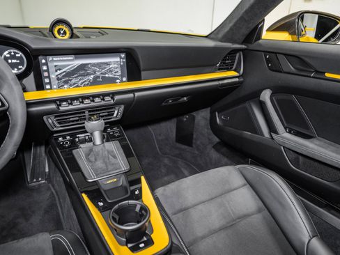 Used 2022 Porsche 911 GT3 image 25