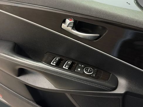 Used 2019 Kia Sorento FWD image 16