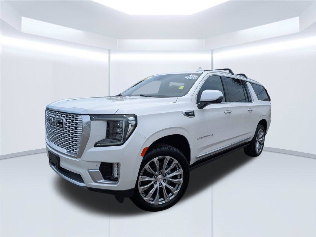 Used 2021 GMC Yukon XL Denali w/ Denali Ultimate Package AWD/4WD image 2