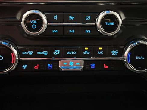 Used 2024 Ford F150 Lariat w/ Equipment Group 502A High AWD/4WD image 18