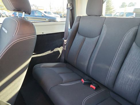 Used 2017 Jeep Wrangler Rubicon w/ Power Convenience Group image 17