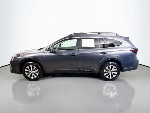 Used 2023 Subaru Outback Premium image 4
