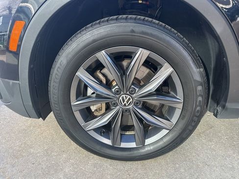 Used 2022 Volkswagen Tiguan SE image 33