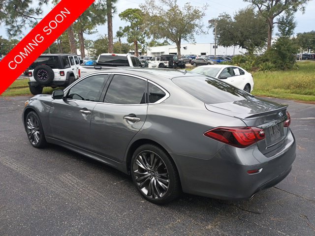 Used 2019 INFINITI Q70 Luxe RWD image 3