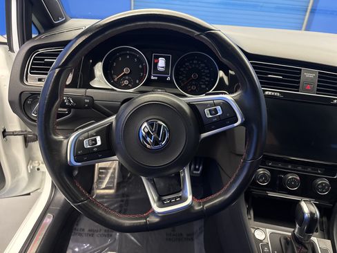 Used 2019 Volkswagen GTI SE FWD image 15