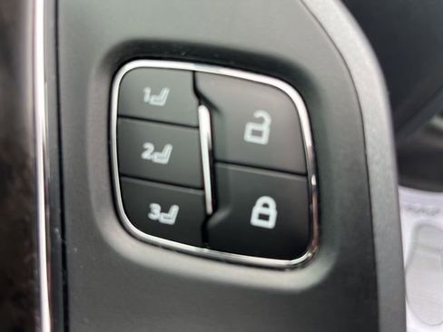 Used 2023 Ford F350 Lariat w/ Tow Technology Package image 11