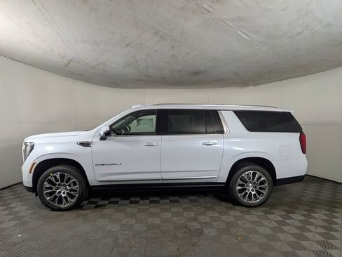 New 2026 GMC Yukon XL Denali w/ Denali Reserve Package image 3