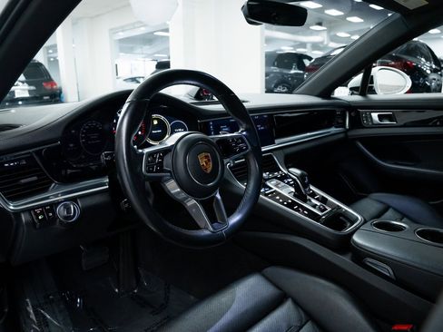 Used 2020 Porsche Panamera 4 image 18