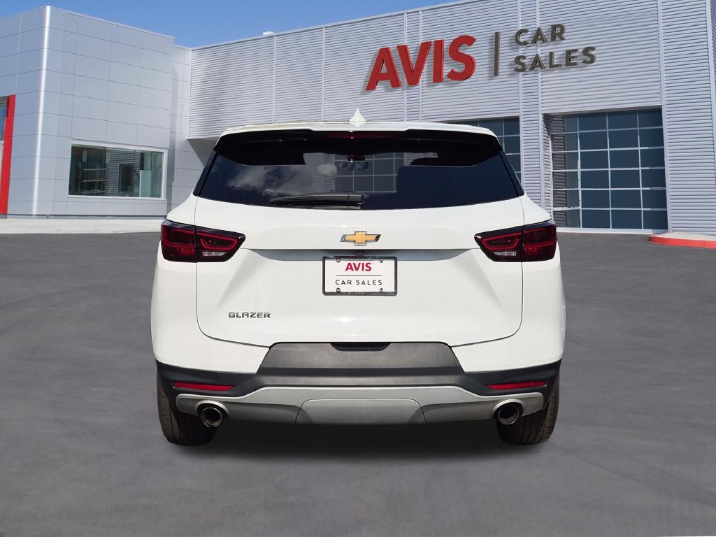 Used 2025 Chevrolet Blazer LT FWD image 6