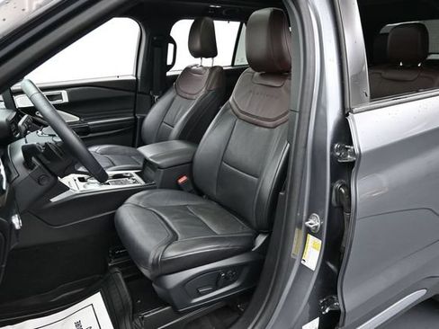 Used 2021 Ford Explorer Platinum w/ Equipment Group 601A AWD/4WD image 11