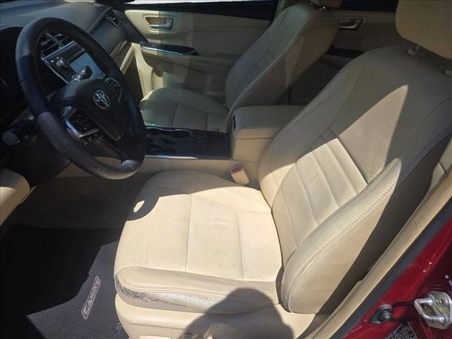 Used 2017 Toyota Camry XLE w/ Moonroof Package FWD image 14