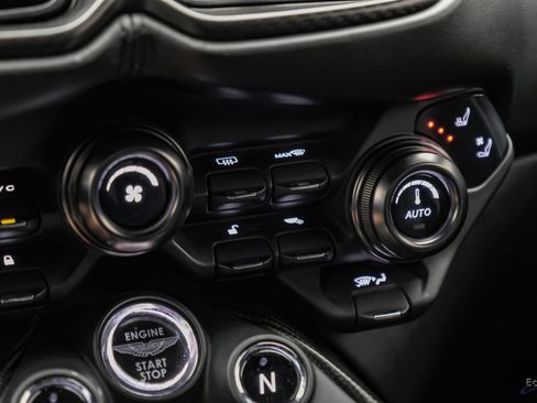 Used 2019 Aston Martin V8 Vantage Coupe RWD image 66