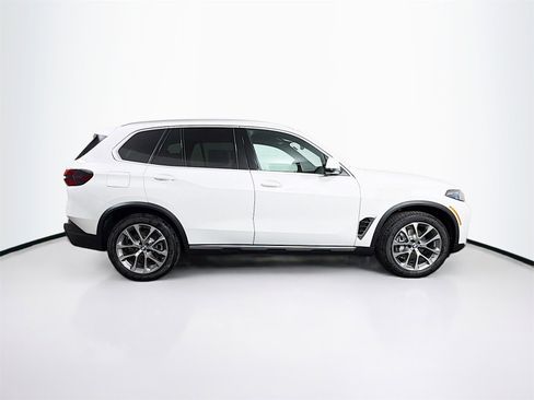 New 2026 BMW X5 xDrive40i w/ Climate Comfort Package image 8