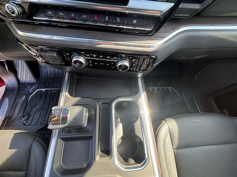 Used 2024 GMC Sierra 1500 SLT image 6