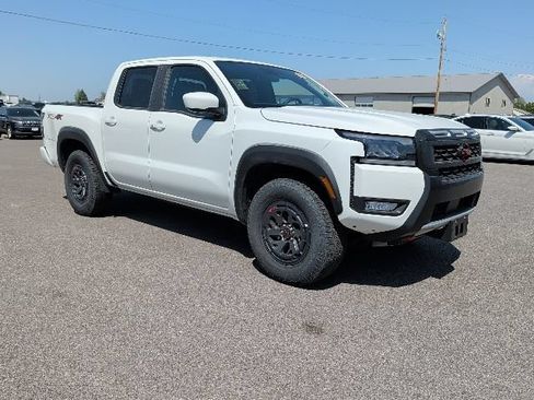 Used 2026 Nissan Frontier PRO-4X AWD/4WD image 2