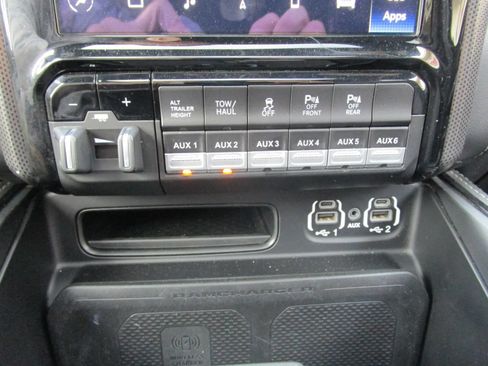 Used 2022 RAM 2500 Limited AWD/4WD image 32