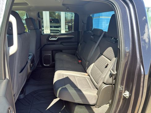 Used 2022 Chevrolet Silverado 1500 RST w/ Z71 Off-Road Package AWD/4WD image 11