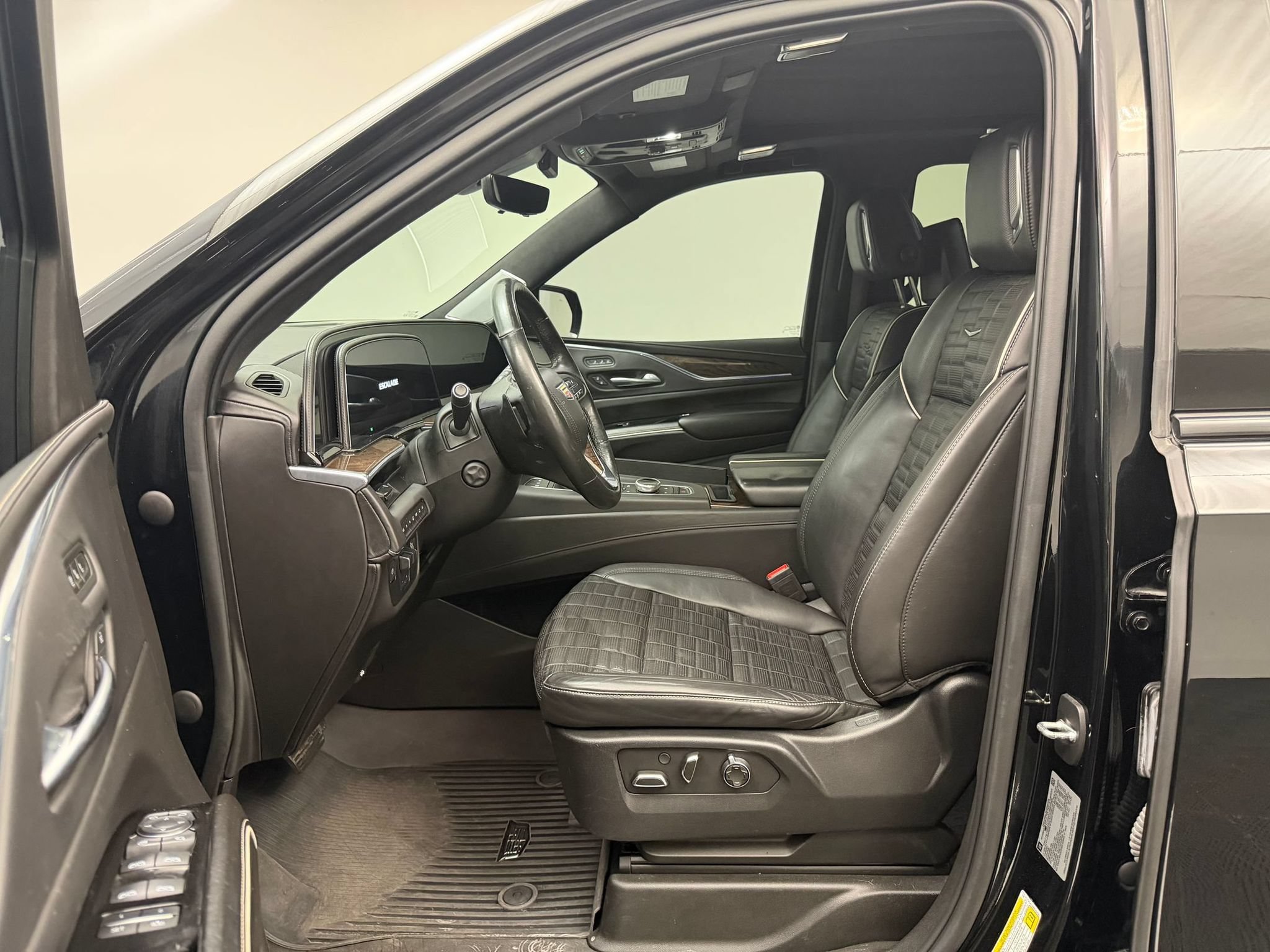 Used 2021 Cadillac Escalade Sport Platinum AWD/4WD image 5