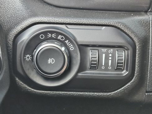 Used 2018 Jeep Wrangler Unlimited Rubicon AWD/4WD image 23