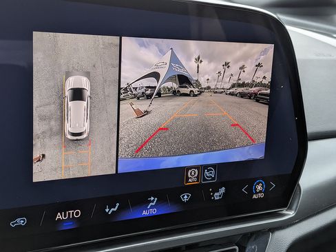 Certified 2026 Chevrolet Equinox EV RS FWD image 19