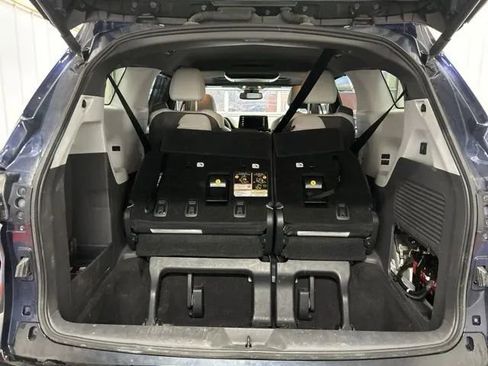 Used 2022 Toyota Sienna XSE AWD/4WD image 23