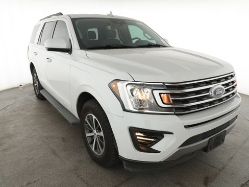 Used 2020 Ford Expedition XLT image 14