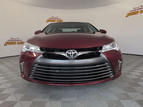 Used 2017 Toyota Camry XLE w/ Moonroof Package FWD image 10