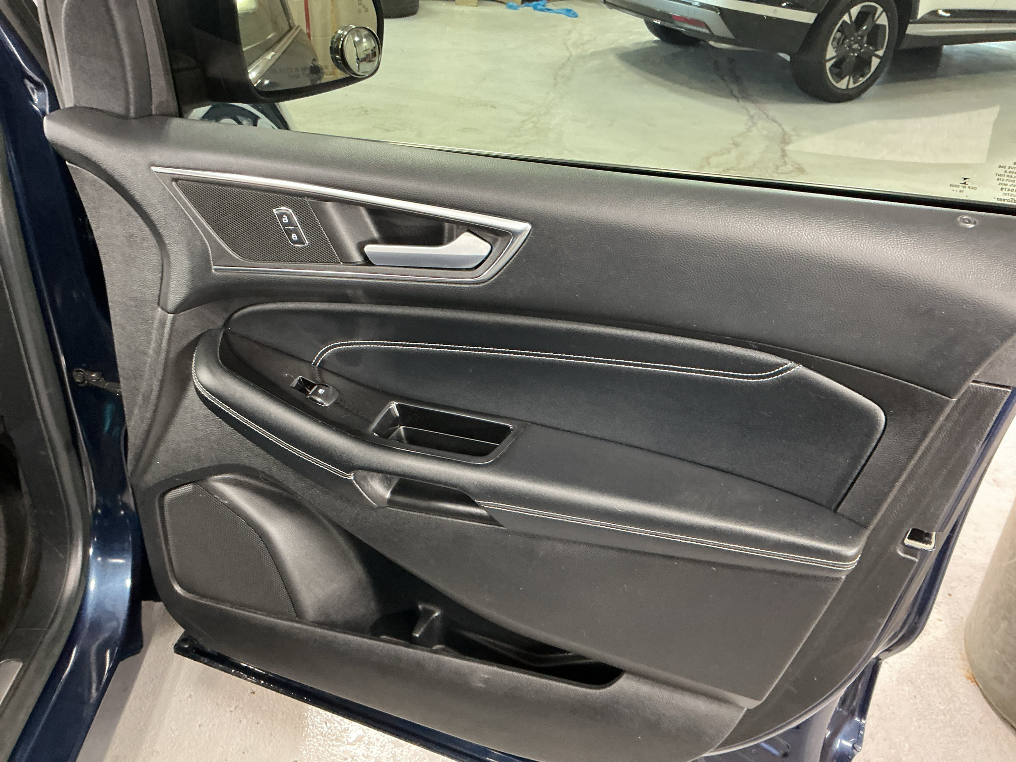 Used 2017 Ford Edge Titanium w/ Equipment Group 301A AWD/4WD image 15