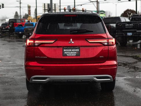 Used 2024 Mitsubishi Outlander SEL image 9